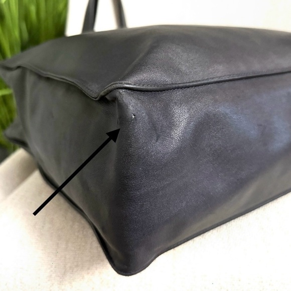 Authentic CHANEL black lambskin leather large tote bag - Picture 10 of 16